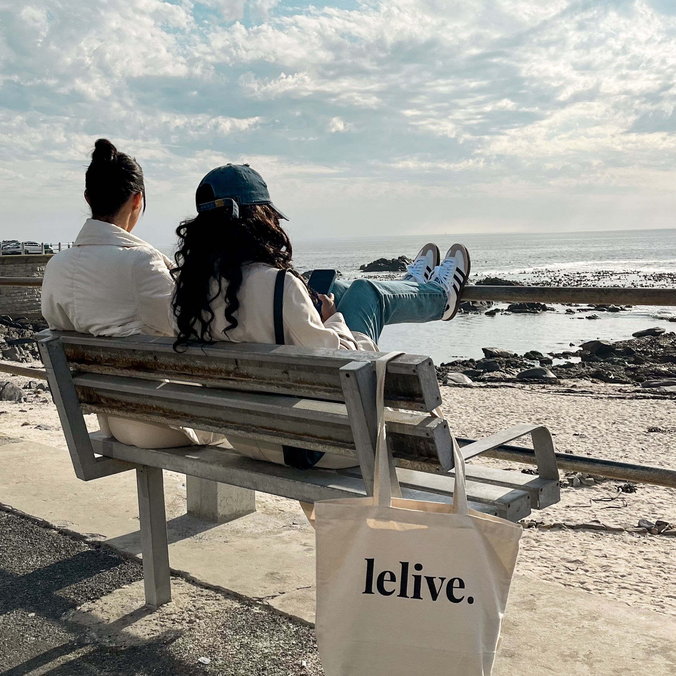 lelive tote bag