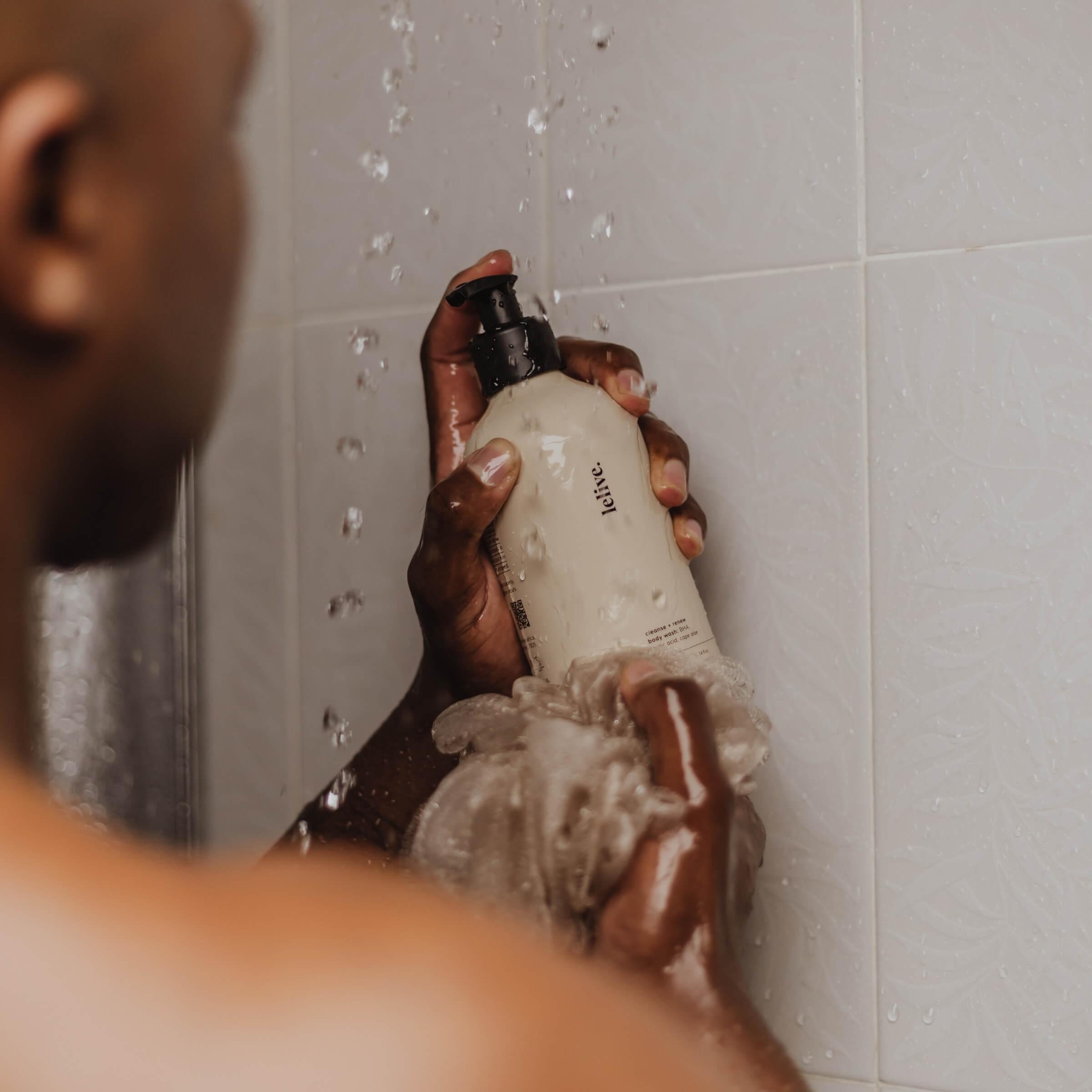Exfoliating body wash for smooth and refreshed skin, ideal for daily cleansing and gentle exfoliation