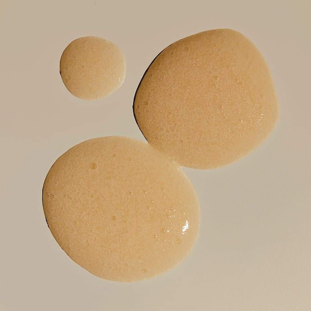 Hybrid Body Exfoliator with AHA for smooth, radiant skin and effective exfoliation