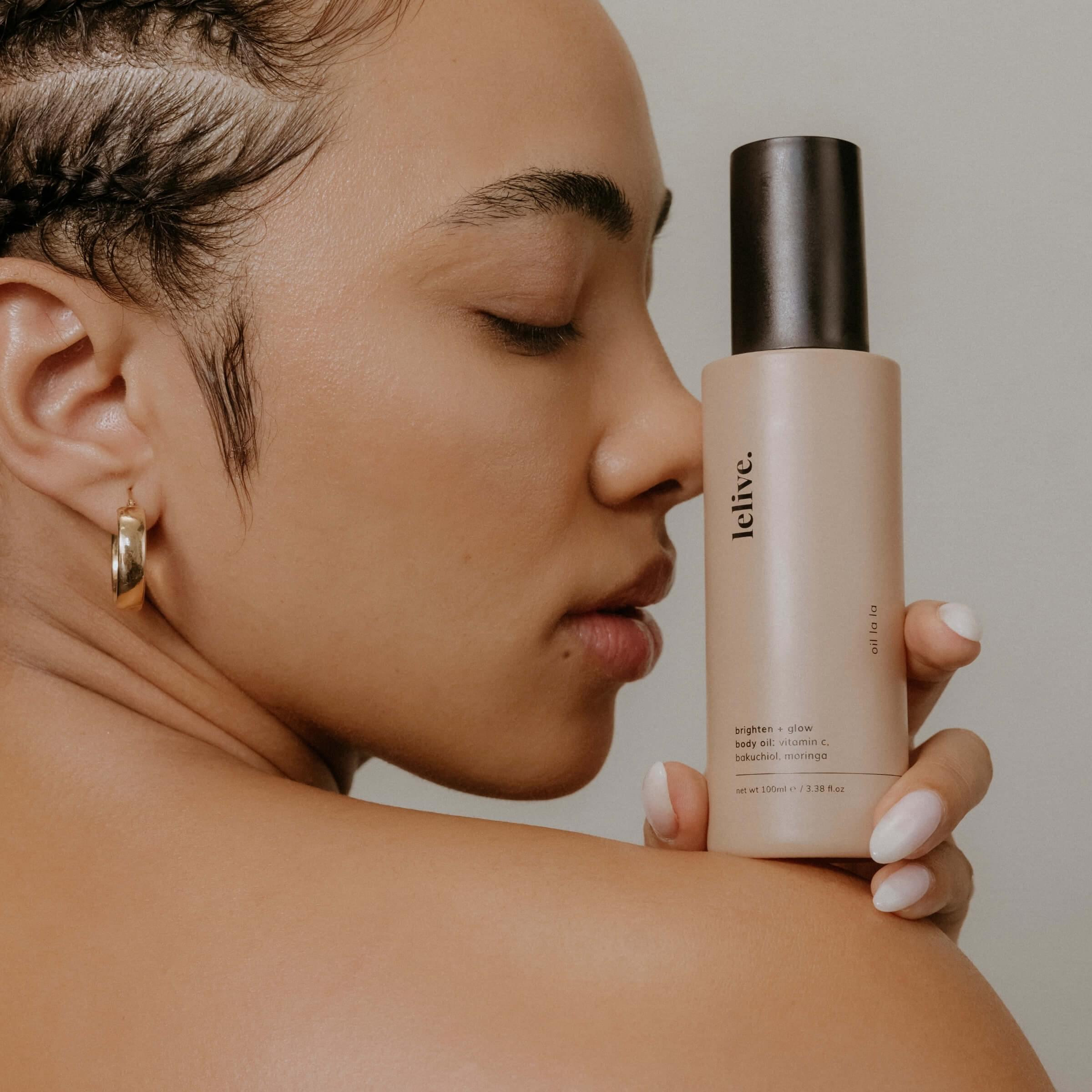 Brightening body oil enriched with Vitamin C for radiant and healthy skin