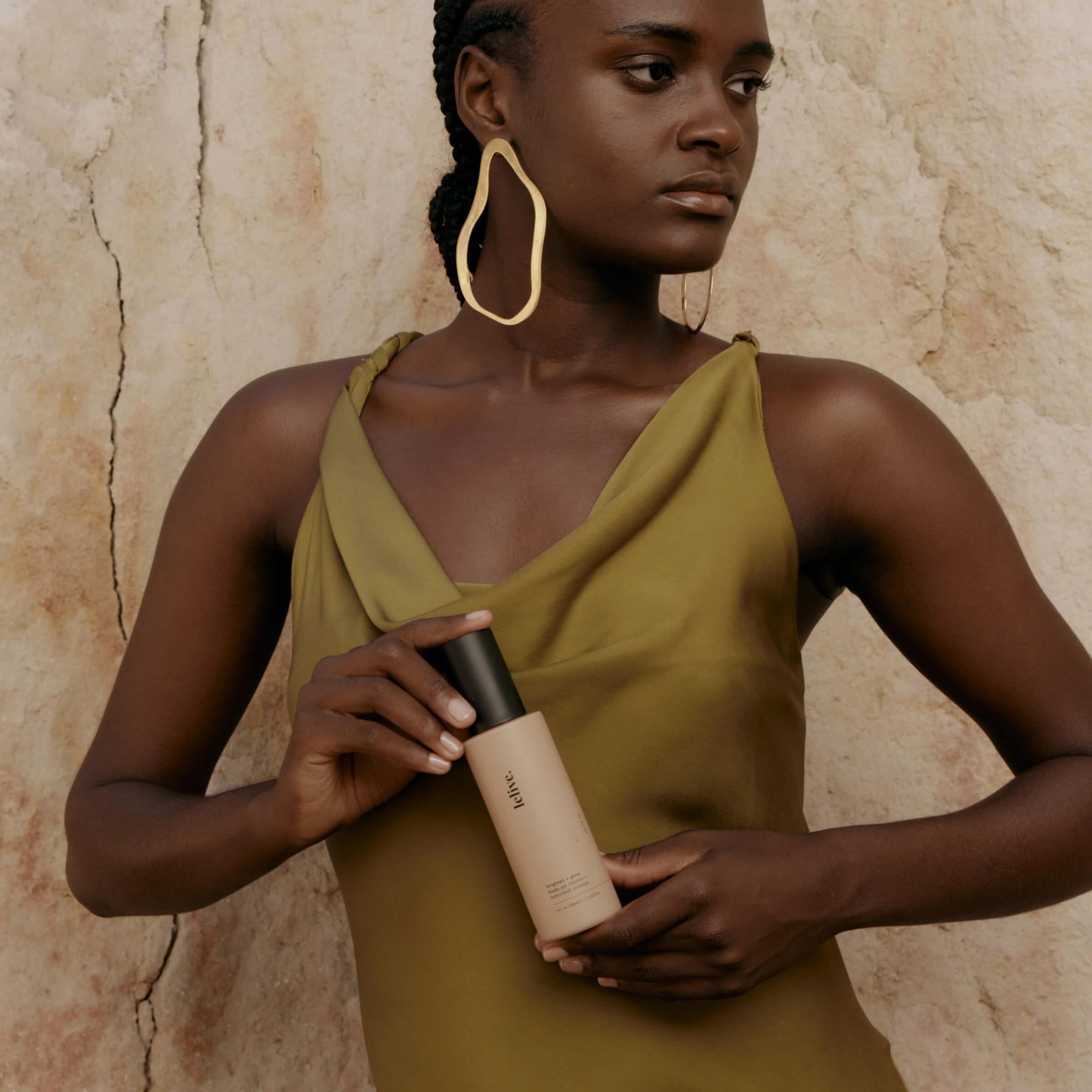 Brightening body oil enriched with Vitamin C for radiant and healthy skin